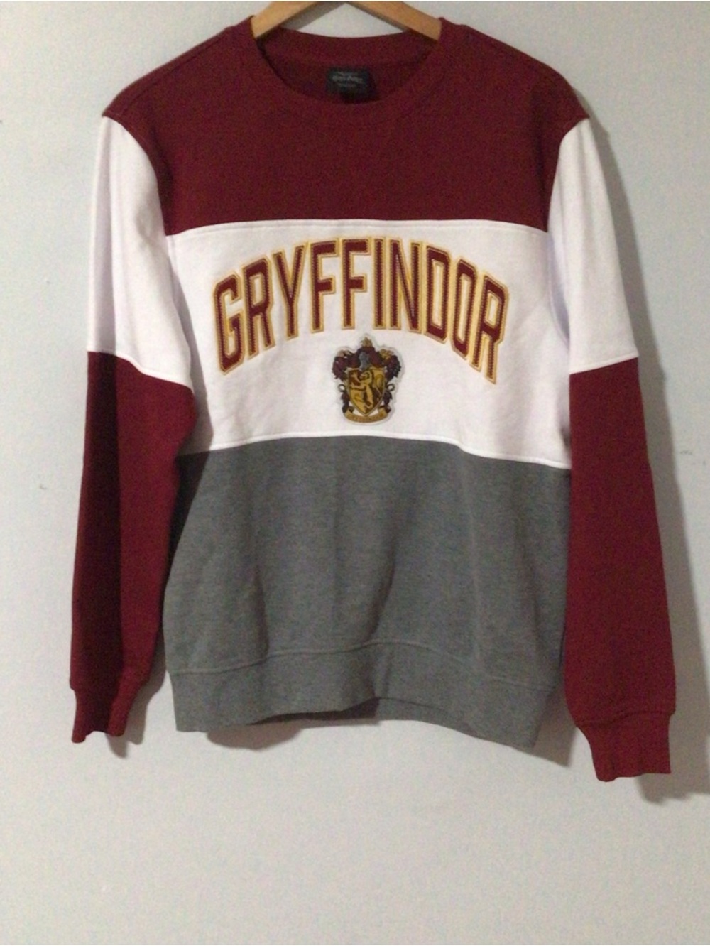 Universal Studio color block Harry Potter Gryffindor crewneck